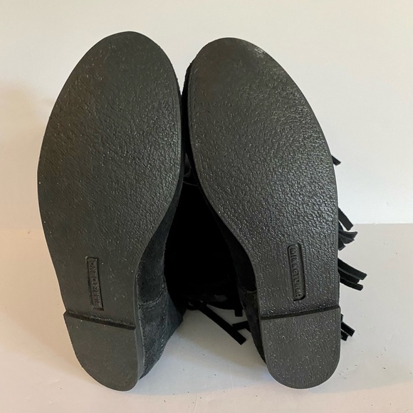 Minnetonka 3 layer fringe boho Coastal Cowgirl boots in black suede.Size 8 - Picture 3 of 8